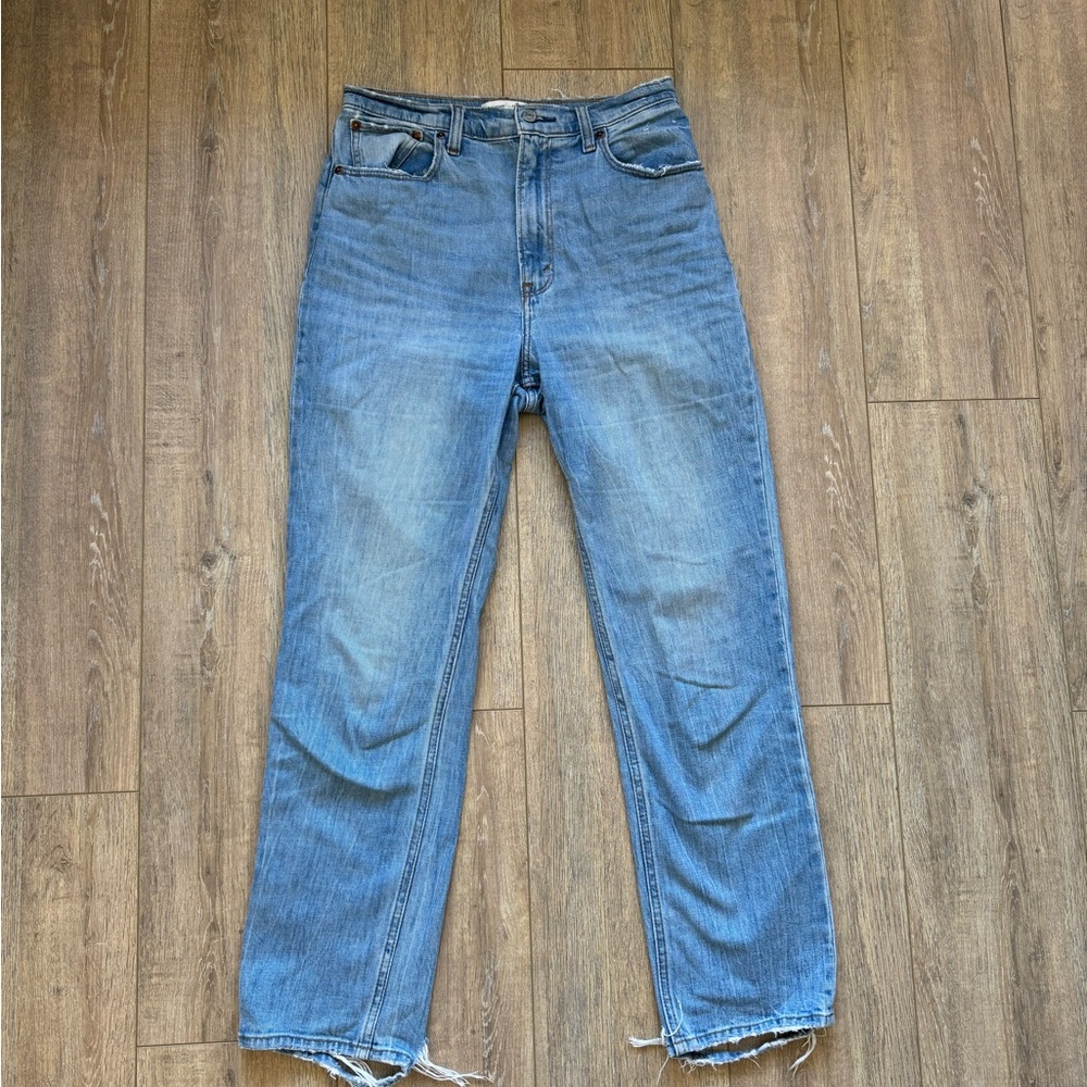 Abercrombie & Fitch Light Wash Ankle Length Straight Leg Jeans (Long)